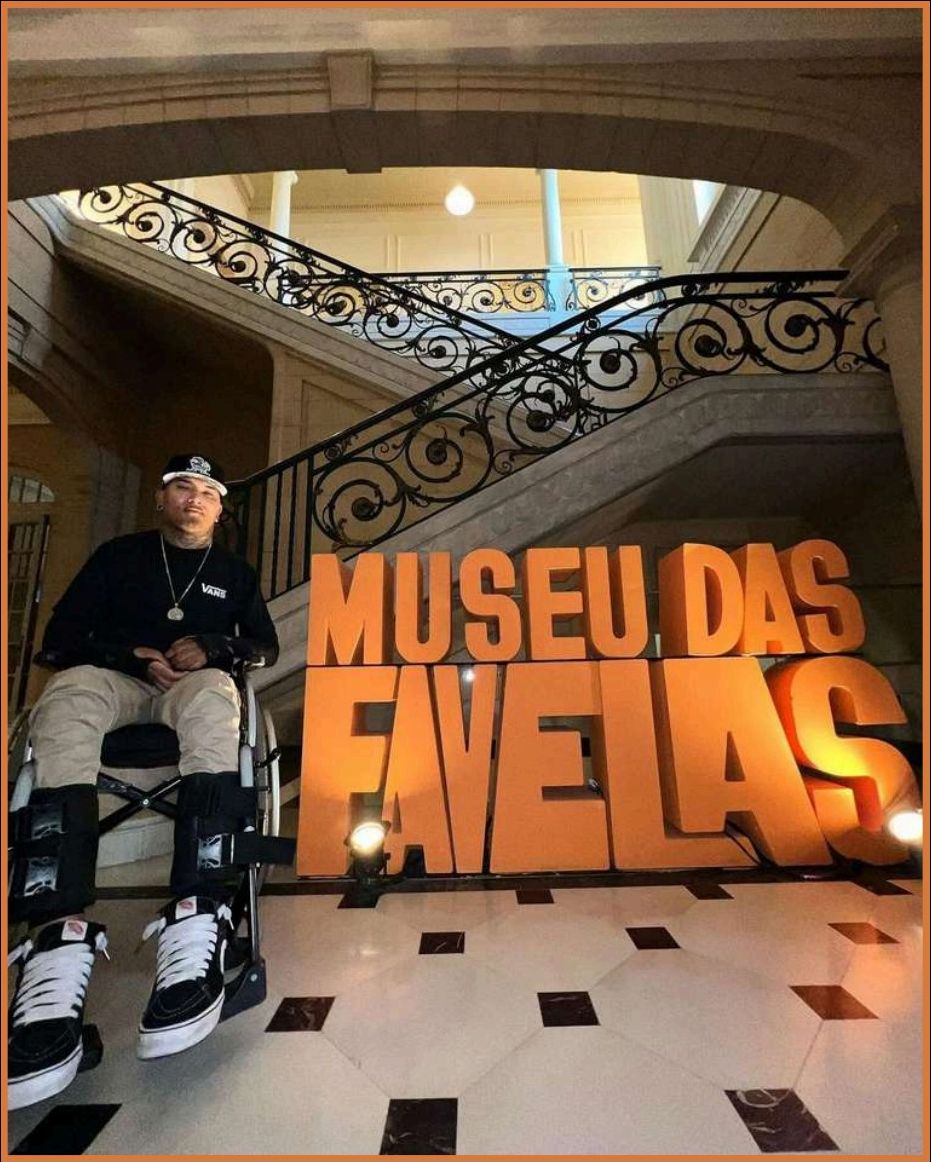 Marquinhos no Museu das Favelas